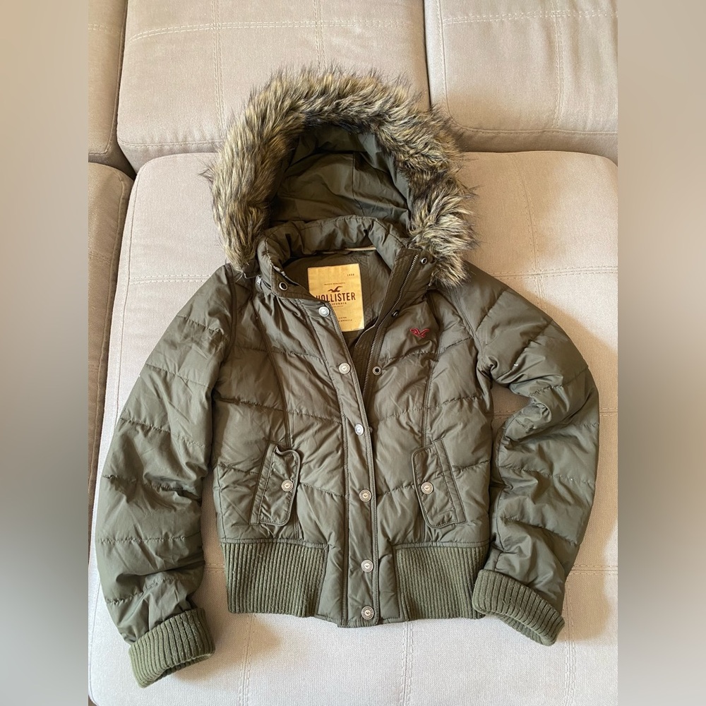 Hollister Olive green Puffer Jacket with Faux Fur Trim